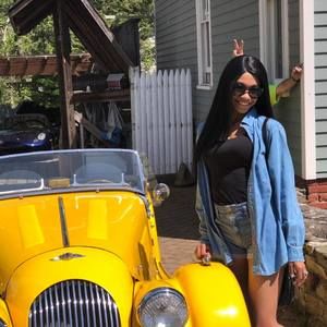 Meet your Posher, Catherine